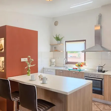 Holiday home Vale Pula