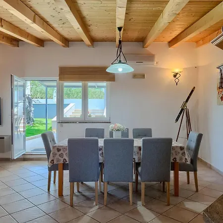 Holiday home Vale
